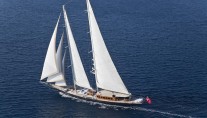 Yacht REGINA -  Sailing